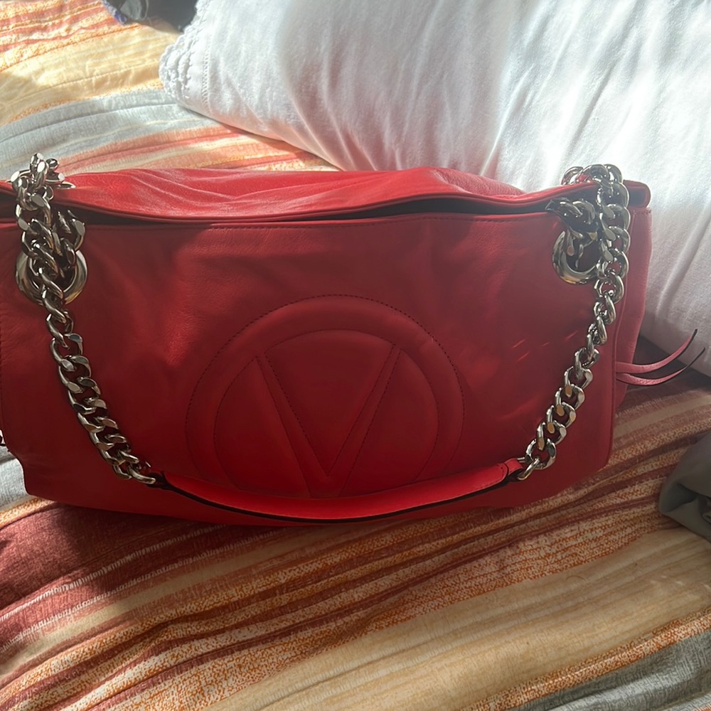 Is beautiful is big Shoulder bag New Never used